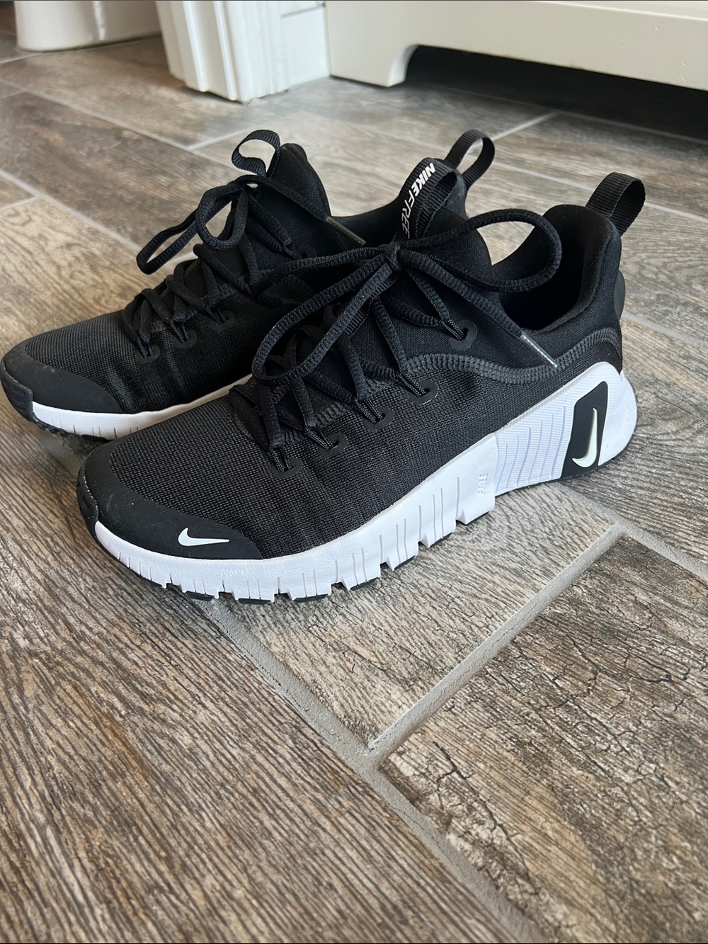 Nike Metcon 6 black white womens 7.5